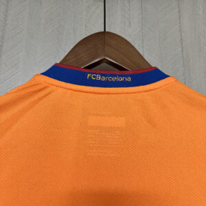 Retro Barcelona 2006-07 away jersey - Image 2
