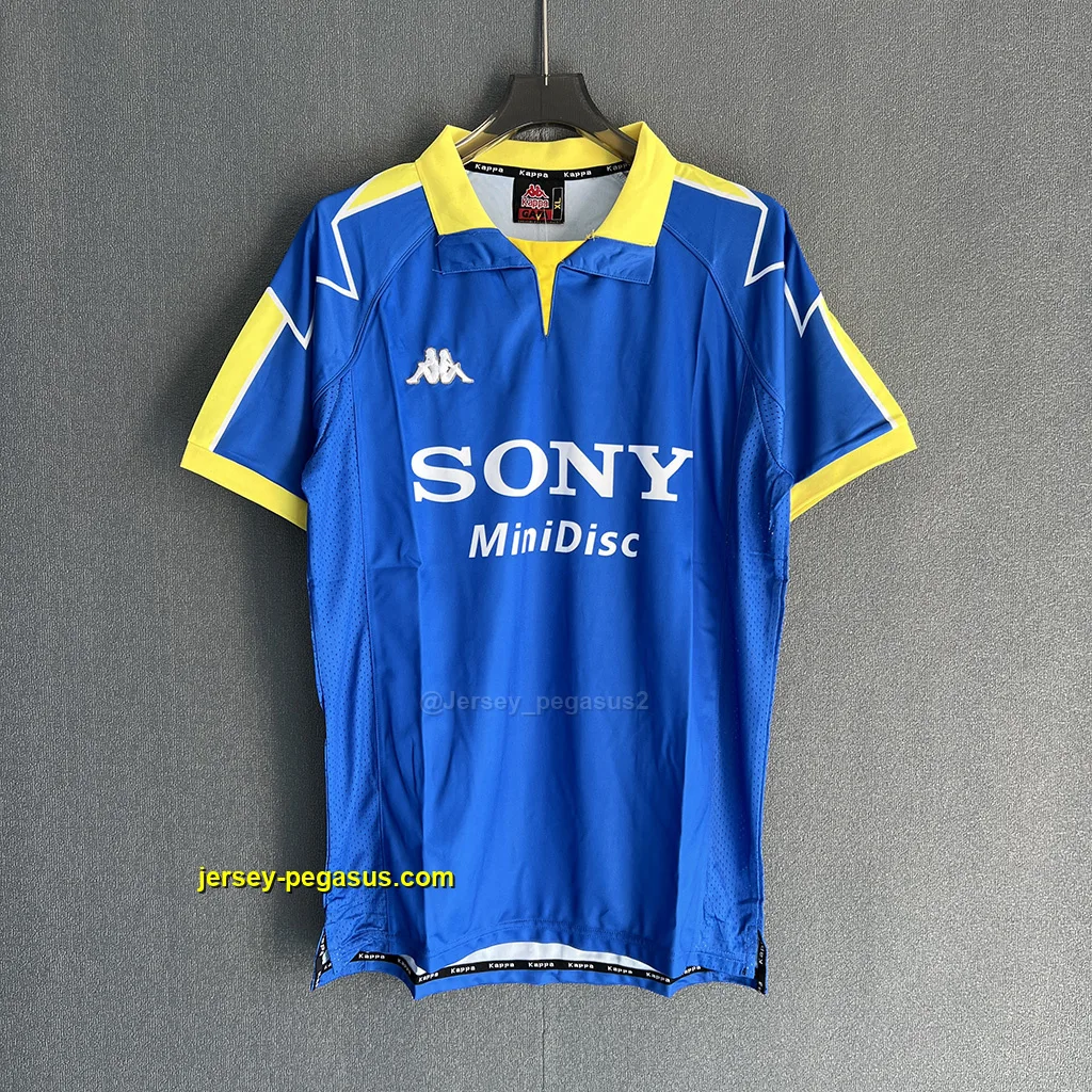 Juventus Retro 97-98 Away Juventus Retro 97-98 Away