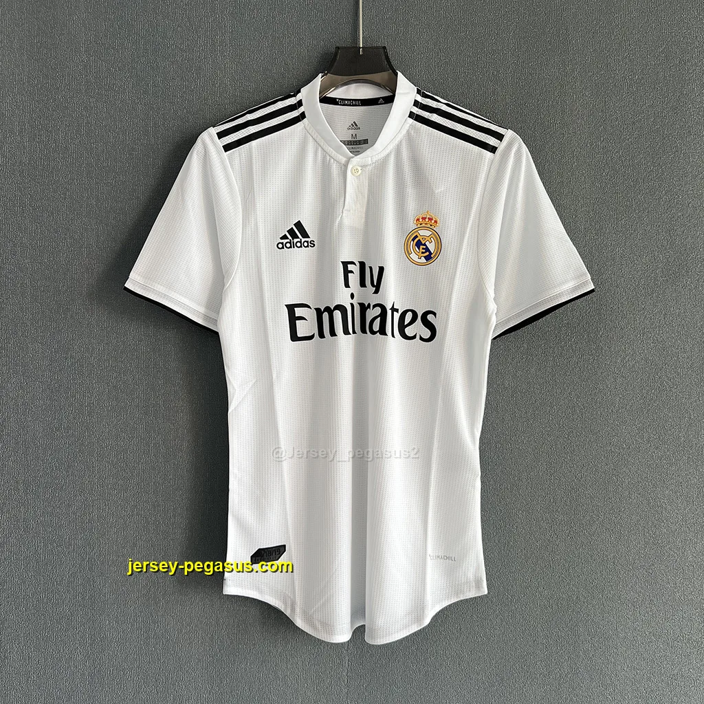 Real Madrid Retro 18-19 Home Player Version Real Madrid Retro 18-19 Home Player Version
