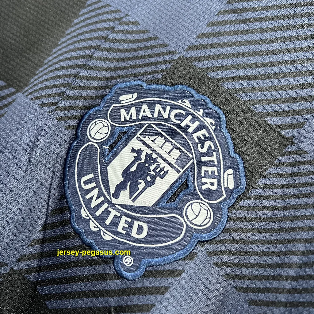Man Utd Retro 13-14 Third Man Utd Retro 13-14 Third