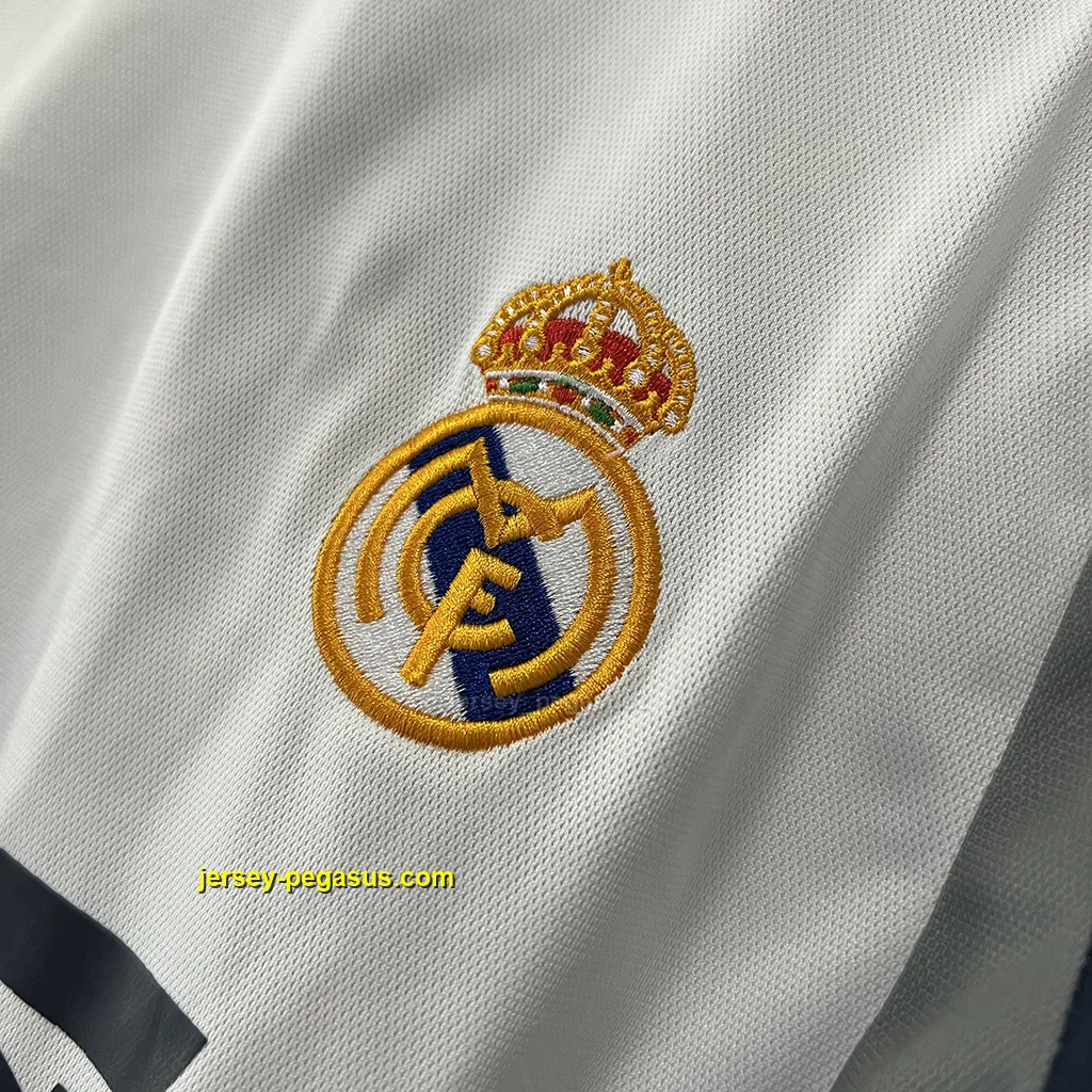 Real Madrid Retro 00-01 Home Real Madrid Retro 00-01 Home