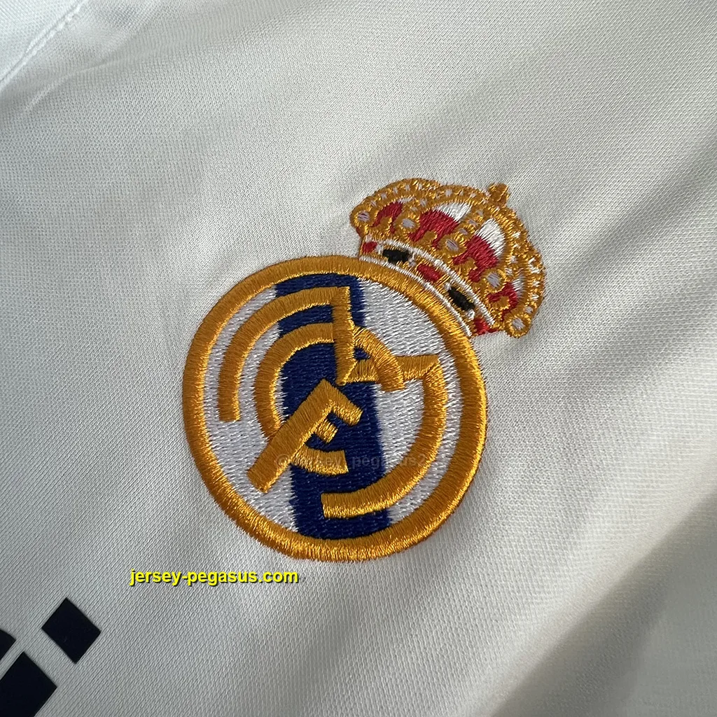 Real Madrid Retro 01-02 Home Real Madrid Retro 01-02 Home