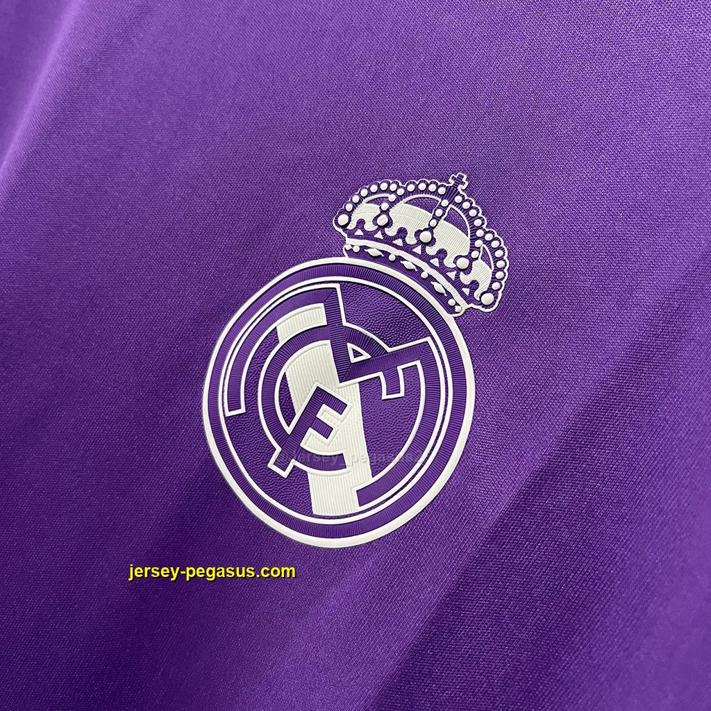 Real Madrid Retro 16-17 Away