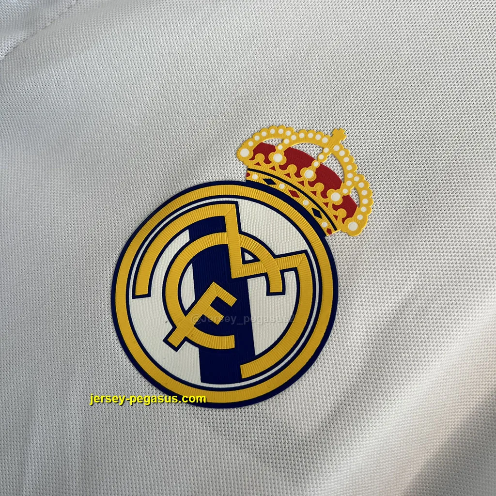 Real Madrid Retro 16-17 Home LONG SLEEVES Real Madrid Retro 16-17 Home LONG SLEEVES