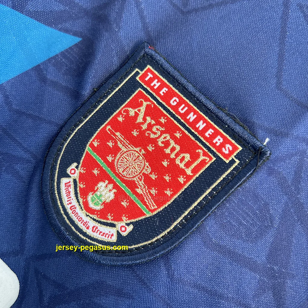 Arsenal Retro 95-96 Away Arsenal Retro 95-96 Away