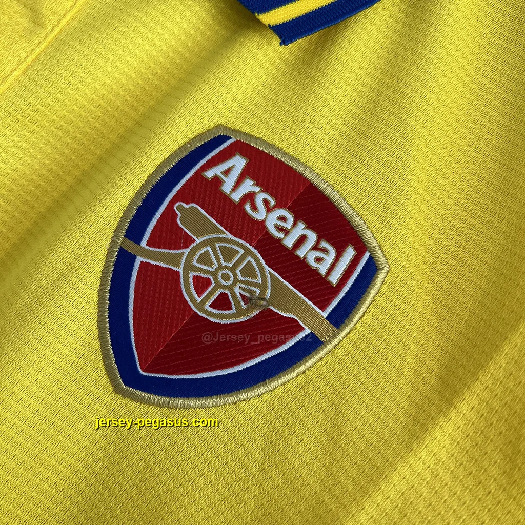 Arsenal Retro 13-14 Away Arsenal Retro 13-14 Away