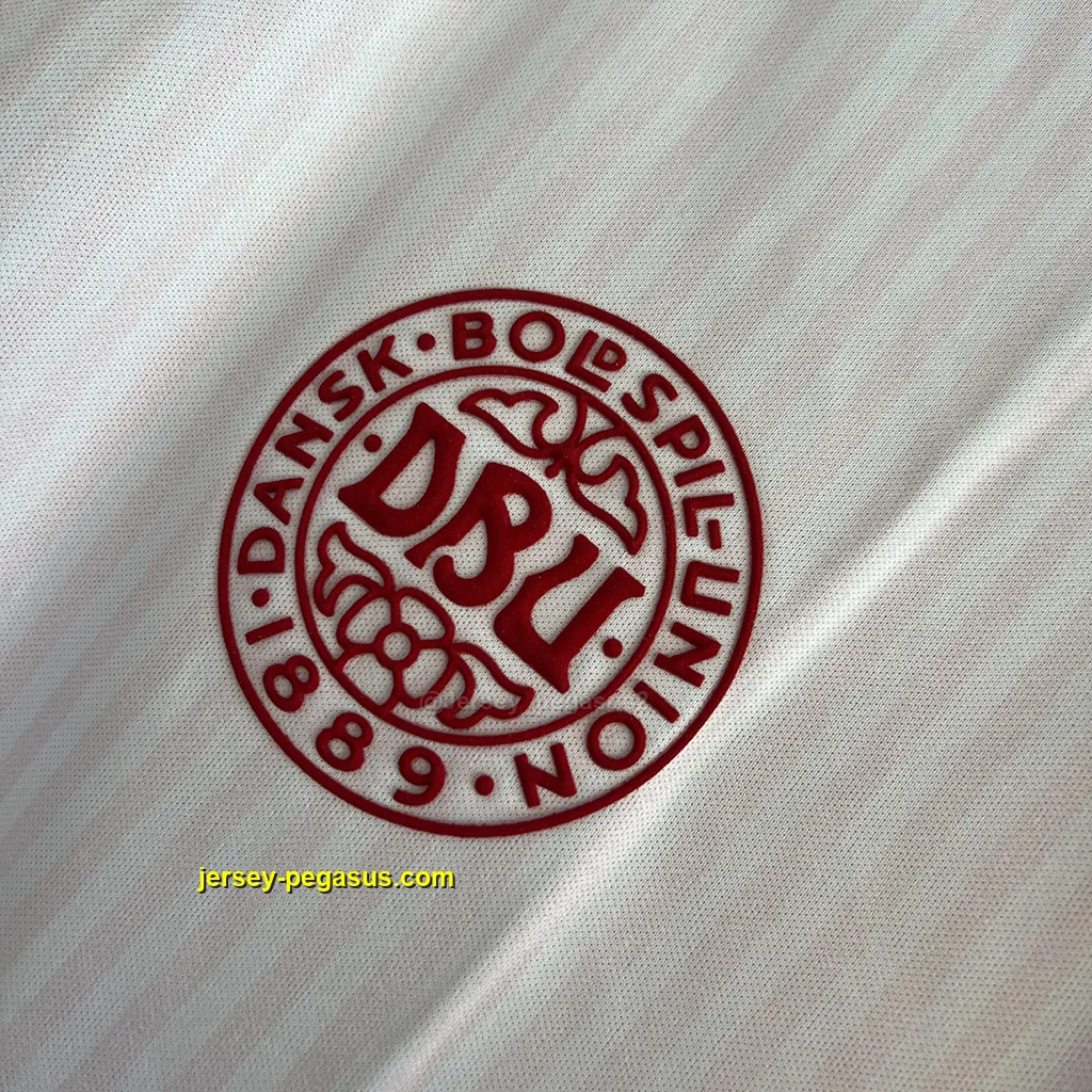 Denmark Retro 1986 Away Denmark Retro 1986 Away
