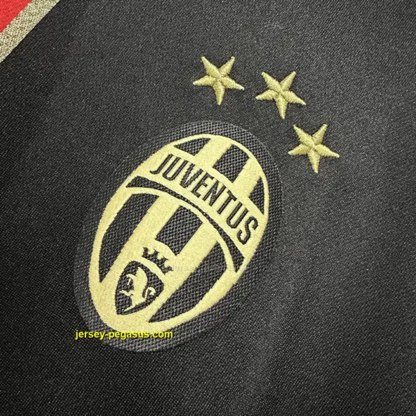 Juventus Retro 15-16 Third