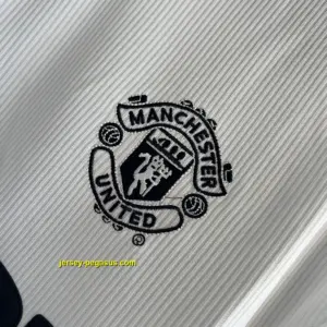 Man Utd Retro 00-01 Away