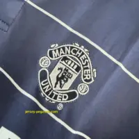 Man Utd Retro 99-00 Away
