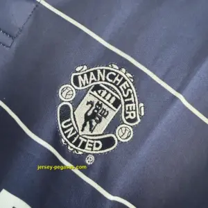Man Utd Retro 99-00 Away