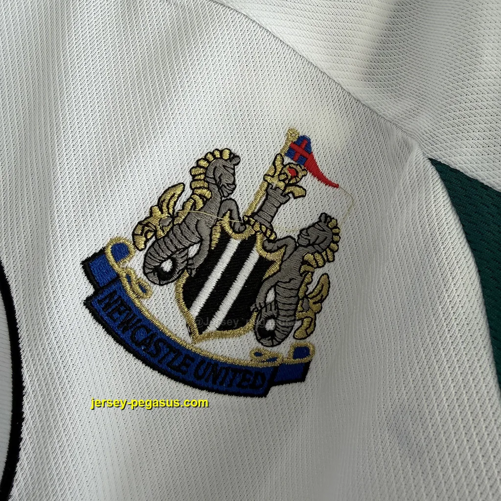 Newcastle United Retro 99-00 Away Newcastle United Retro 99-00 Away