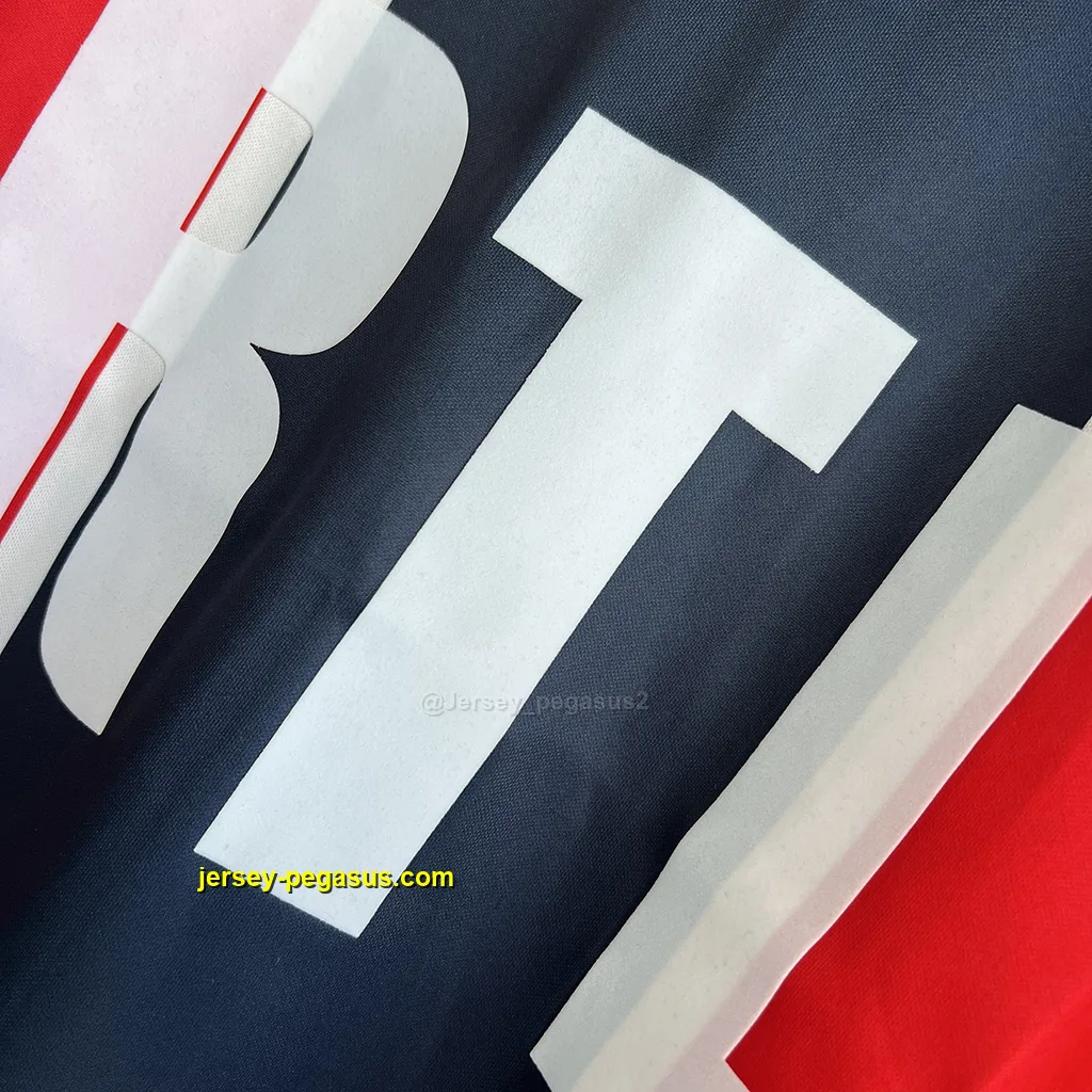 PSG Retro 74-75 Away PSG Retro 74-75 Away