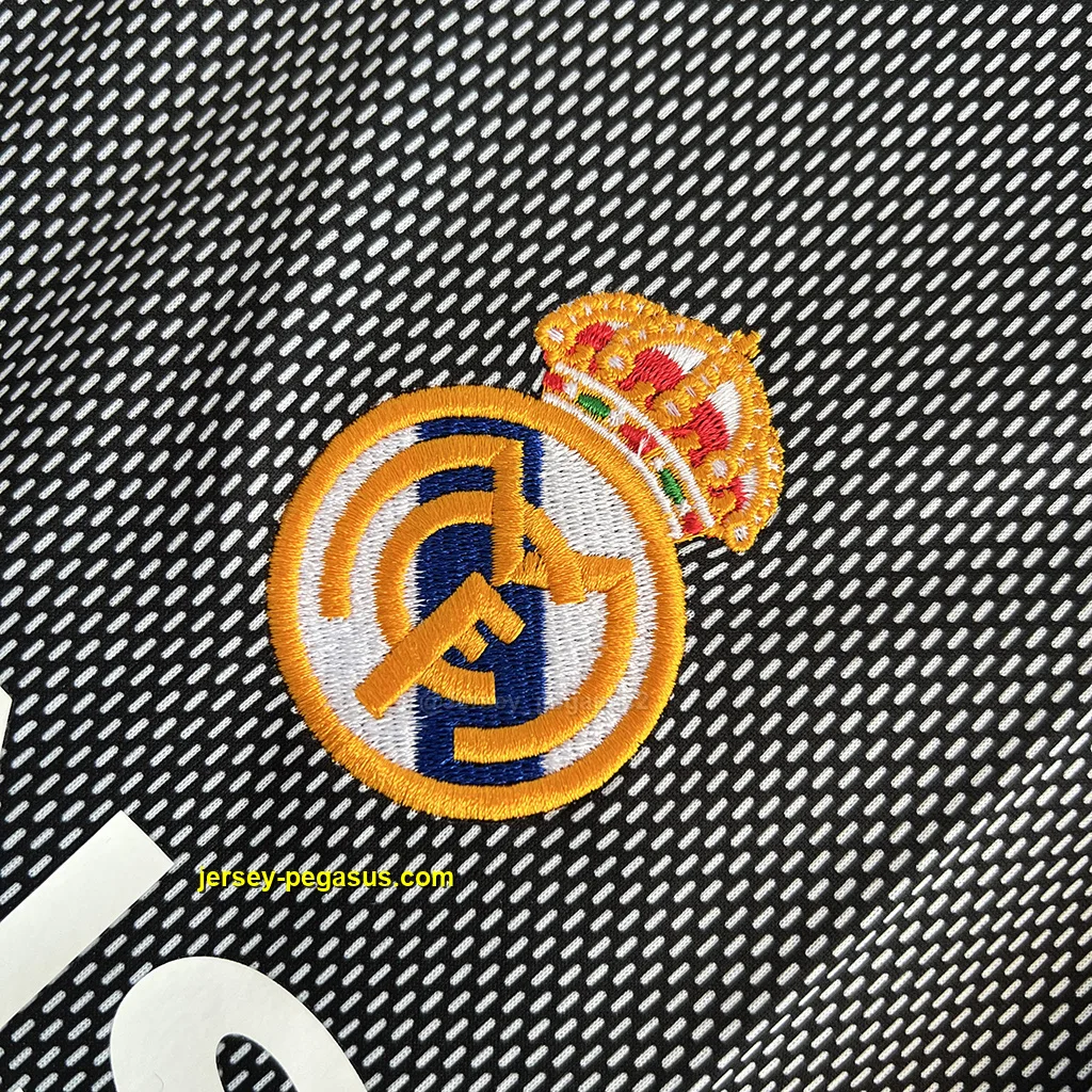 Real Madrid Retro 02-03 GK Gray Real Madrid Retro 02-03 GK Gray