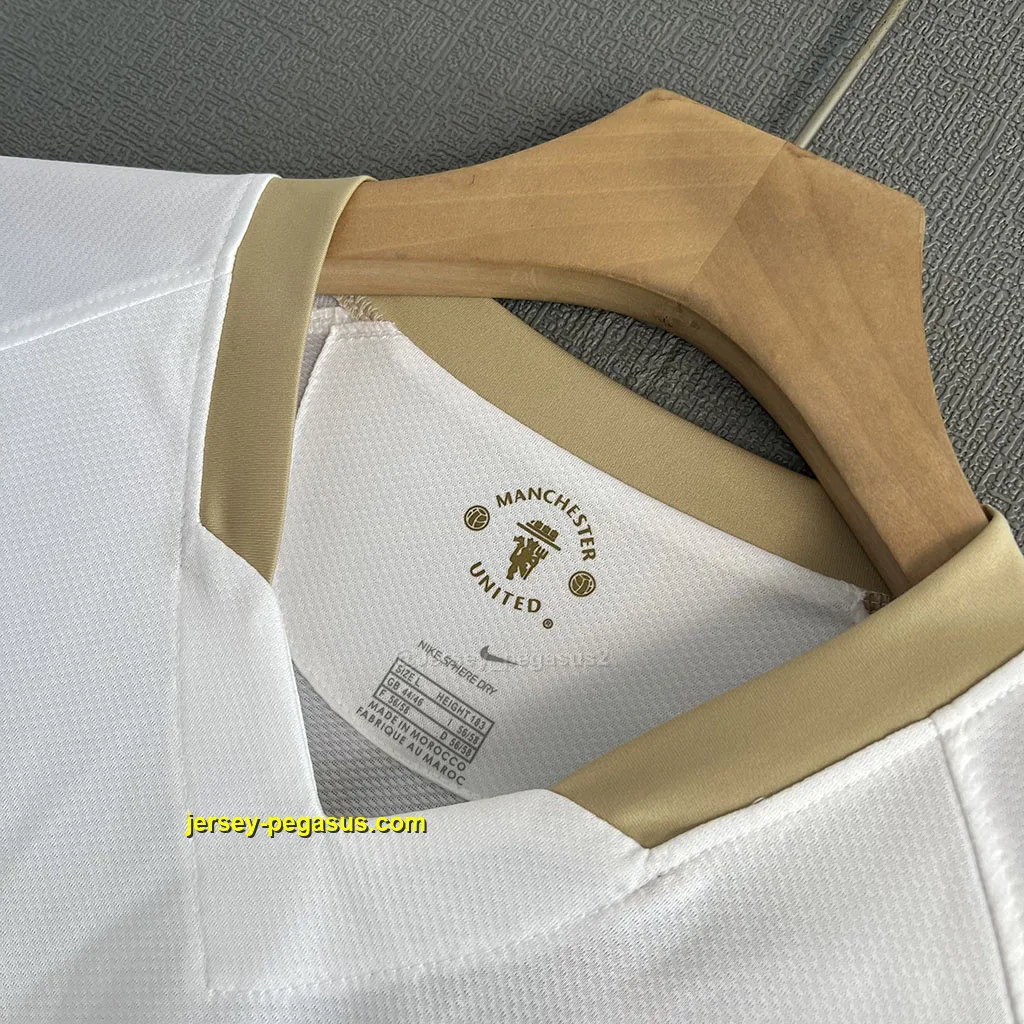 Man Utd Retro 06-07 Away Man Utd Retro 06-07 Away