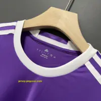 Real Madrid Retro 16-17 Away