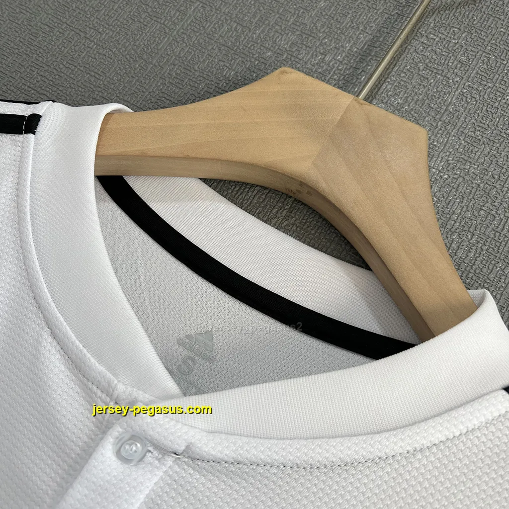 Real Madrid Retro 18-19 Home