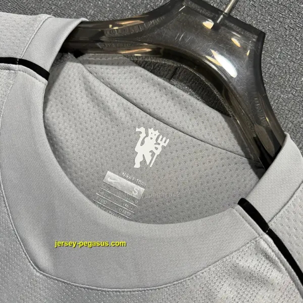 Man Utd Retro 07-08 GK Gray LONG SLEEVES