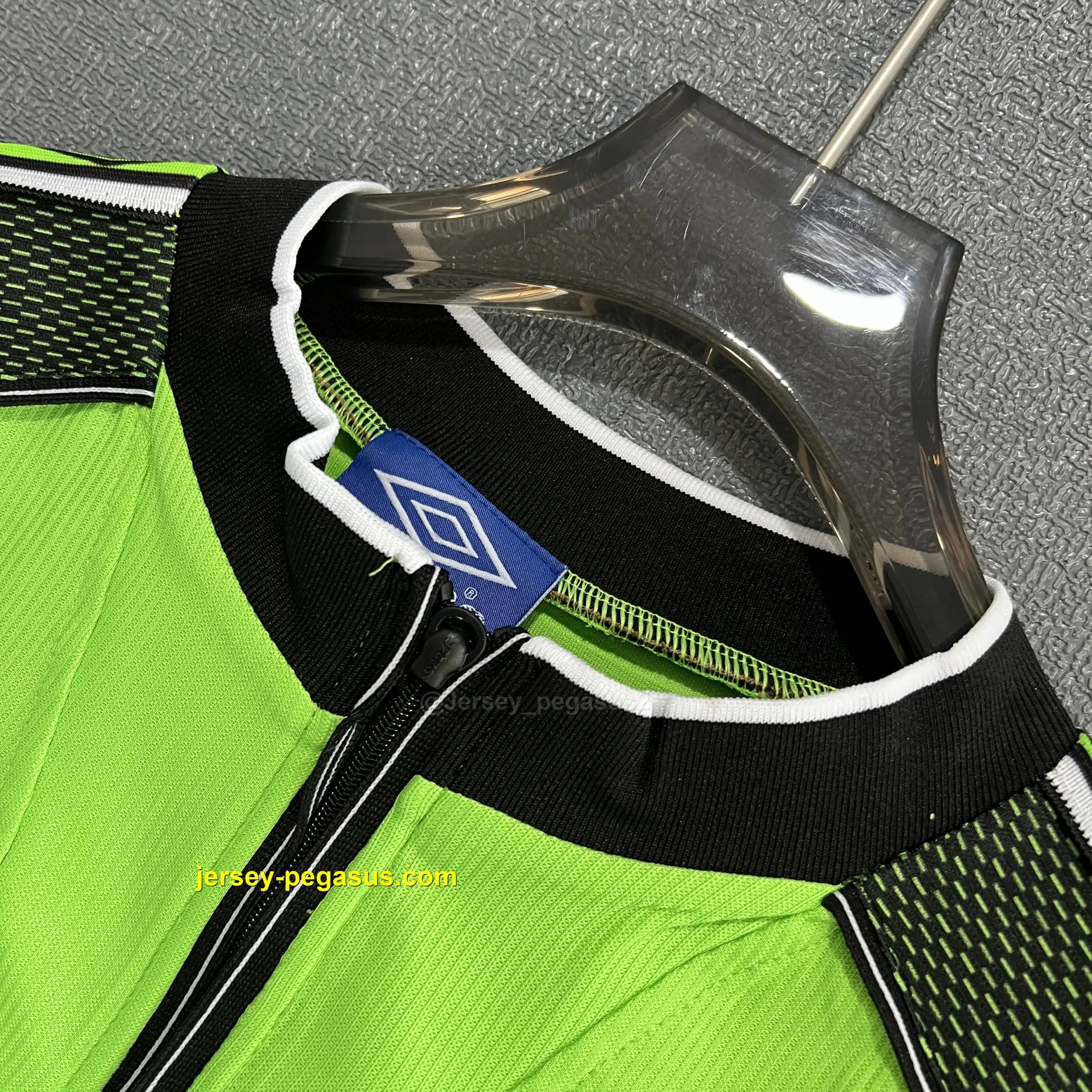 Man Utd Retro 98-99 GK Green LONG SLEEVES