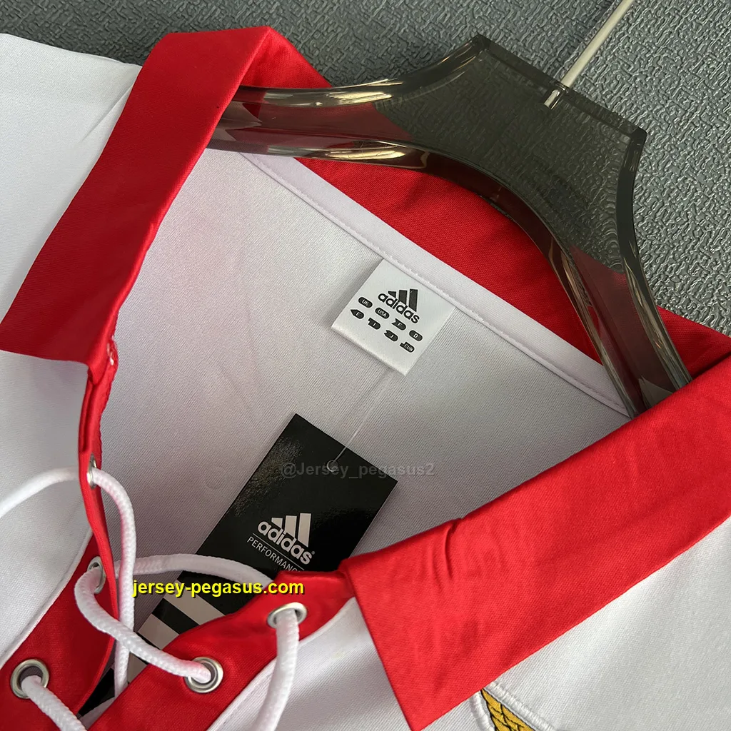 Benfica Retro 04-05 Away Benfica Retro 04-05 Away