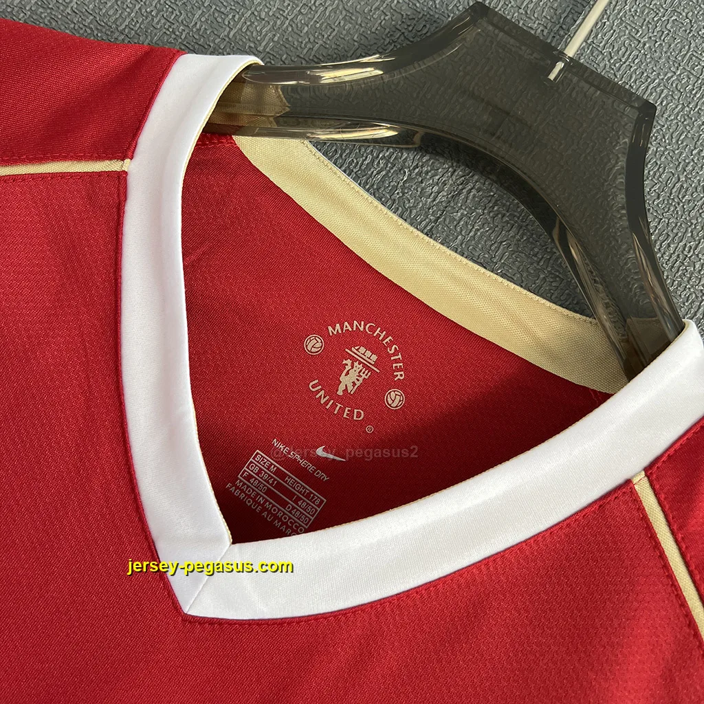 Man Utd Retro 06-07 Home Player Version Man Utd Retro 06-07 Home Player Version