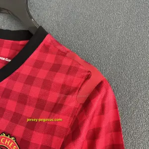 Man Utd Retro 12-13 Home Player Version