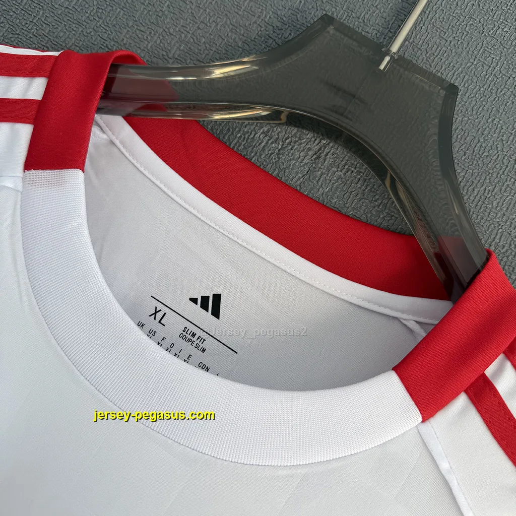 SL Benfica Third SL Benfica Third