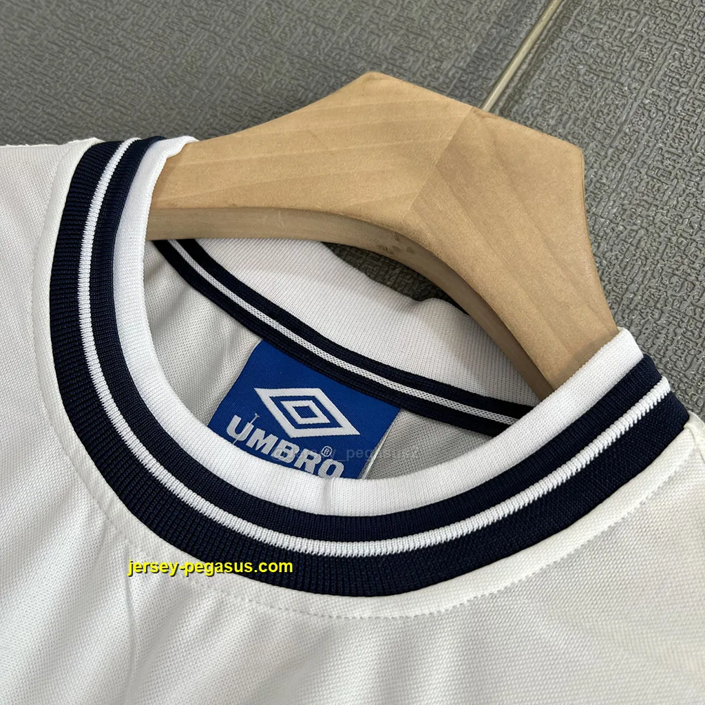 England Retro 00 Home