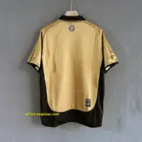 Man Utd Retro 01-02 Away