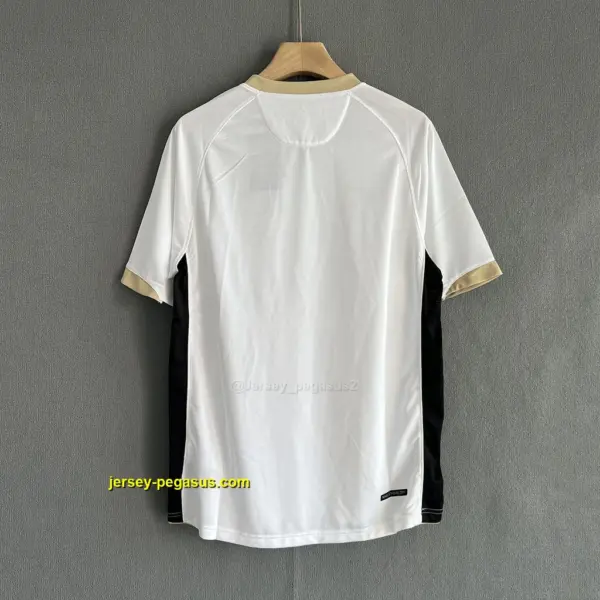Man Utd Retro 06-07 Away