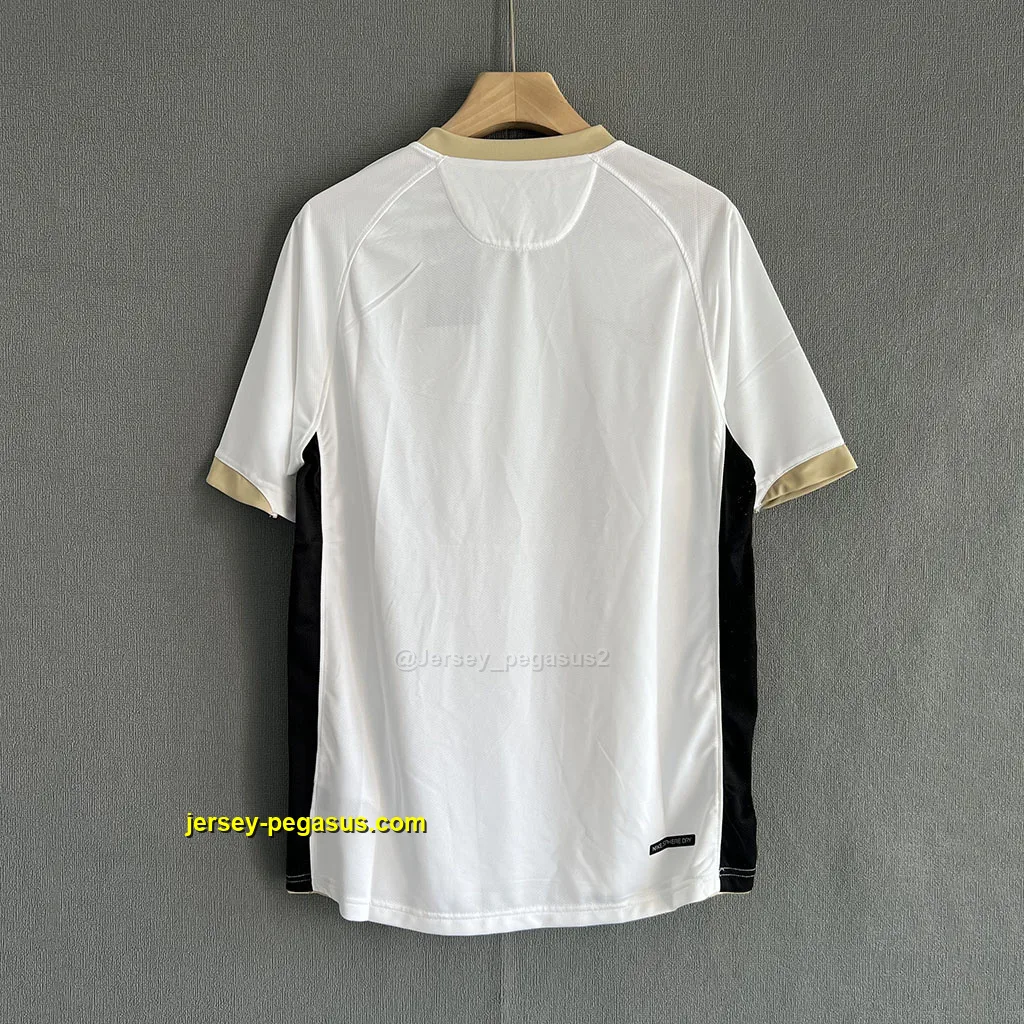 Man Utd Retro 06-07 Away Man Utd Retro 06-07 Away