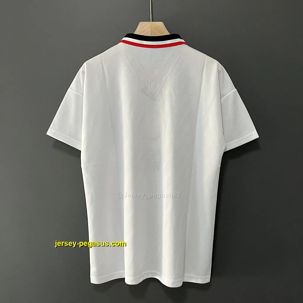 Man Utd Retro 96-97 Away