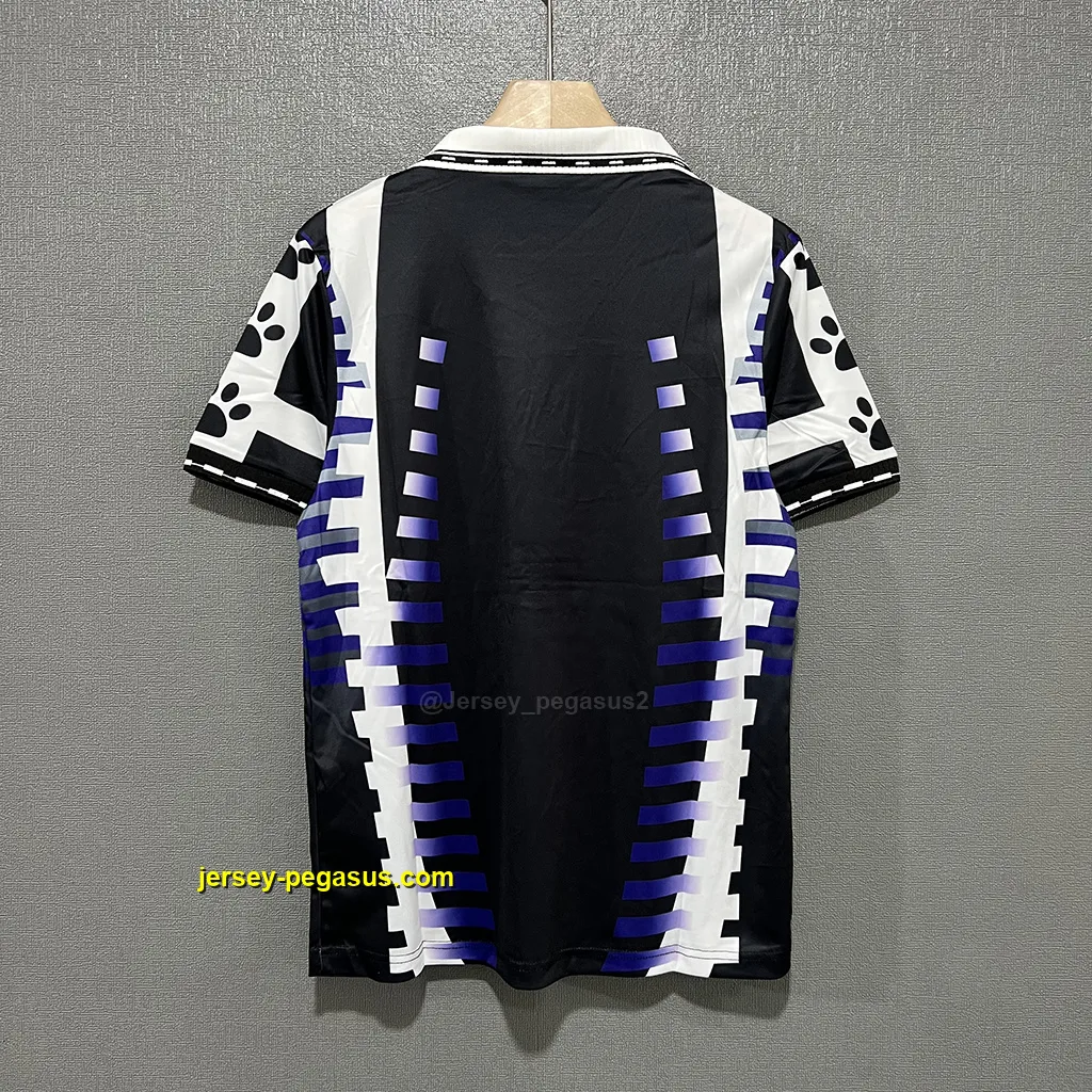 Real Madrid Retro 97-98 Third Real Madrid Retro 97-98 Third