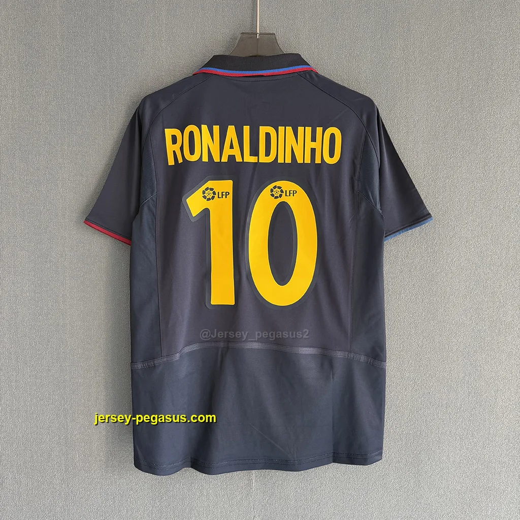 Barcelona Retro 02-03 Away