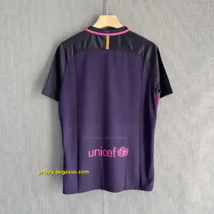 Barcelona Retro 16-17 Away