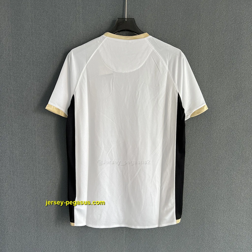 Man Utd Retro 06-07 Away Player Version