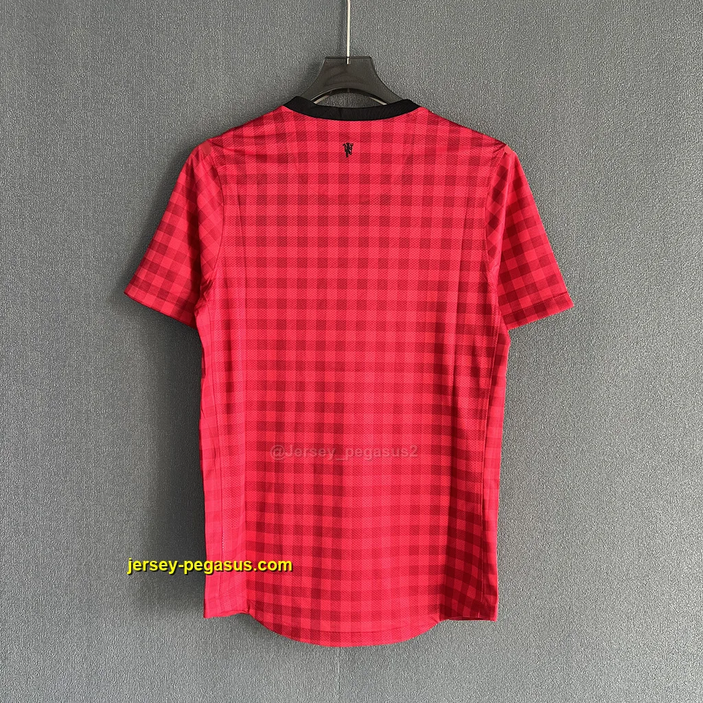 Man Utd Retro 12-13 Home Player Version