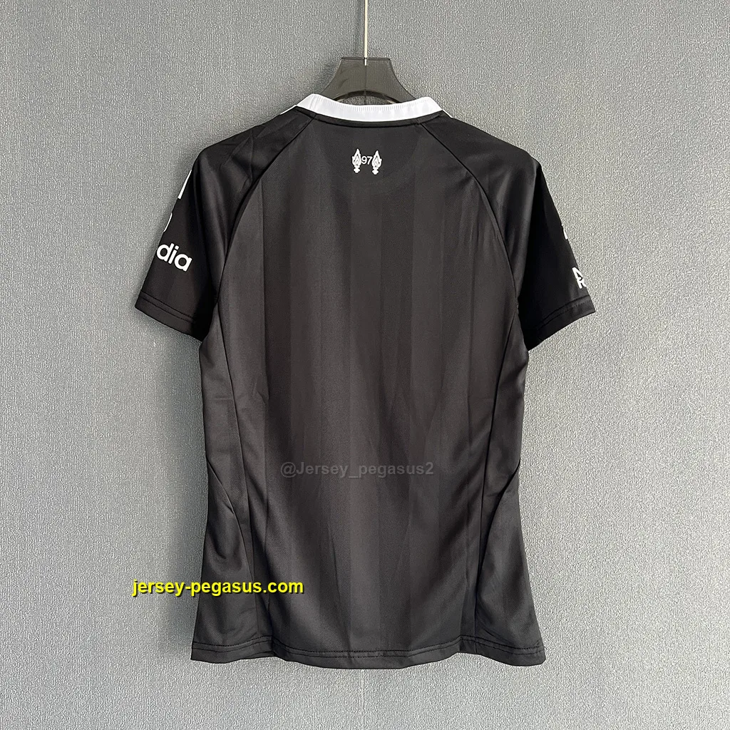 Liverpool GK Black Player Version Liverpool GK Black Player Version