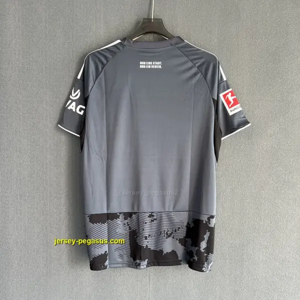 Eintracht Frankfurt Third