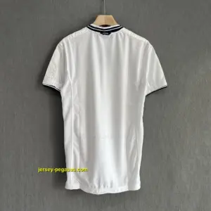 England Retro 00 Home