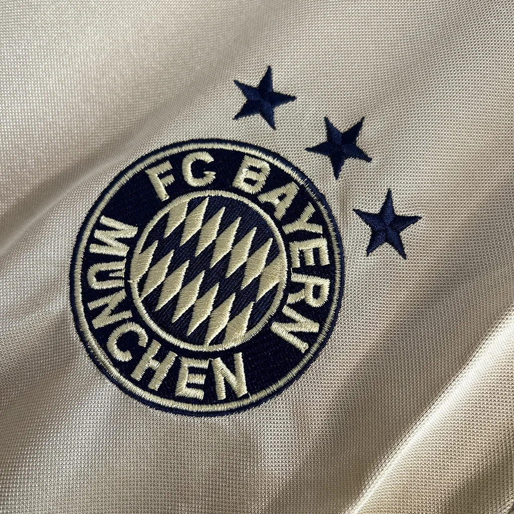 Bayern Munich Retro 04-06 Awy