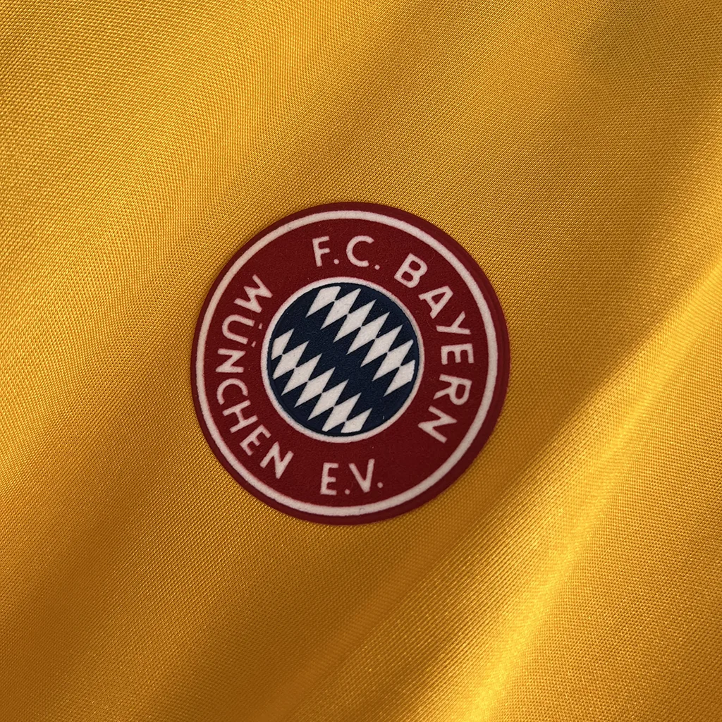 Bayern Retro 93-94 away