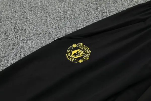 Man U black windbreaker jacket and pants