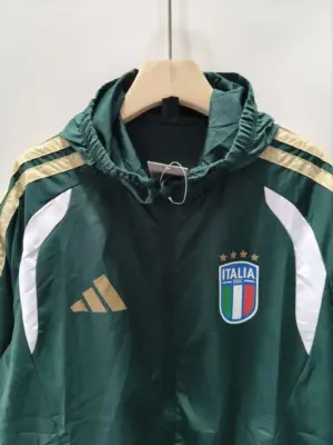Italy 2026 green windbreaker jacket
