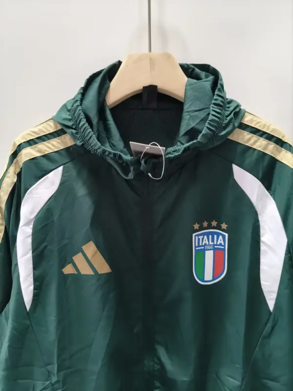Italy 2026 green windbreaker jacket