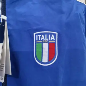 Italy recersible windbreaker jacket