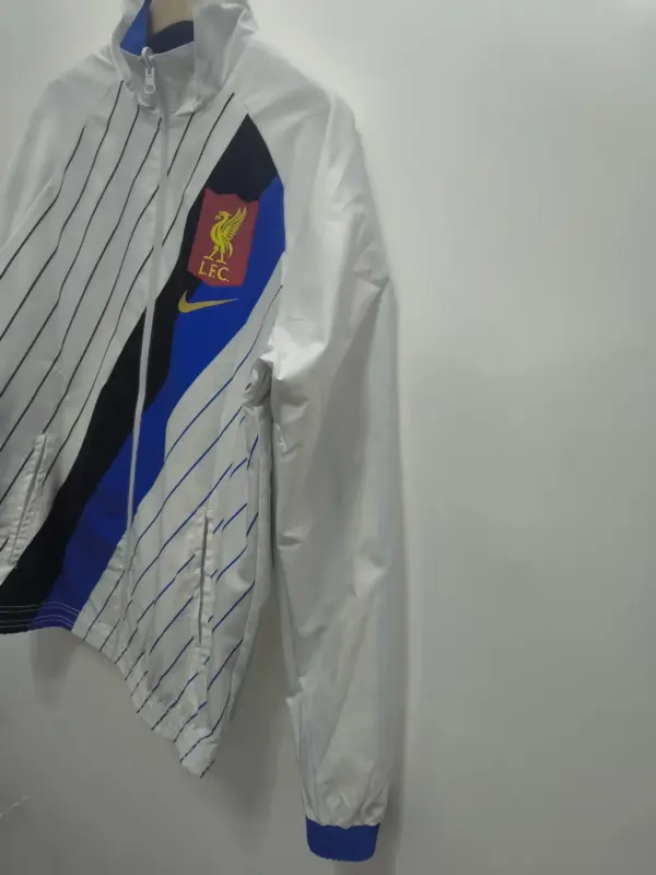 L-- recersible windbreaker jacket