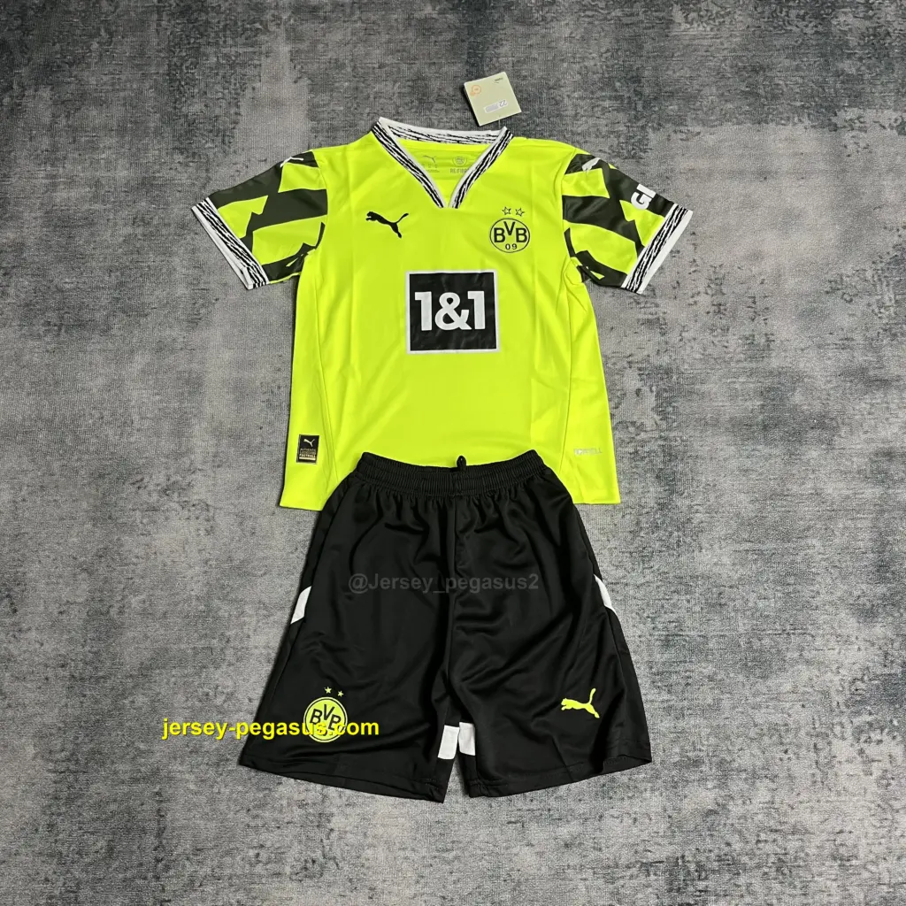 Children's clothing 2025-26 Dortmund fluorescent green jersey