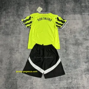 Children's clothing 2025-26 Dortmund fluorescent green jersey