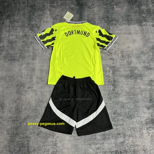 Children's clothing 2025-26 Dortmund fluorescent green jersey